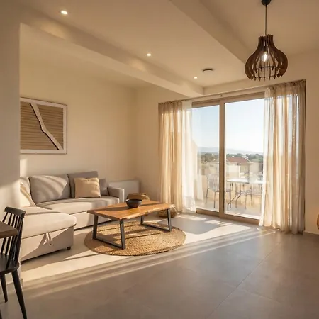 Aura Apartment *