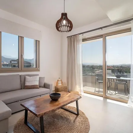 Aura Apartment *